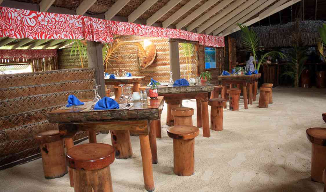 célèbre restaurant sol fait de sable à Bora Bora pour votre séjour en Polynésie