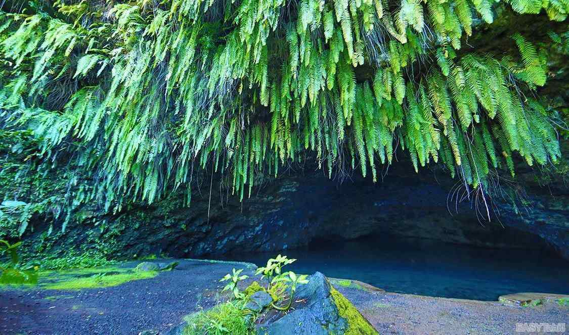 grotte de maraa sur la cote ouest de Tahiti