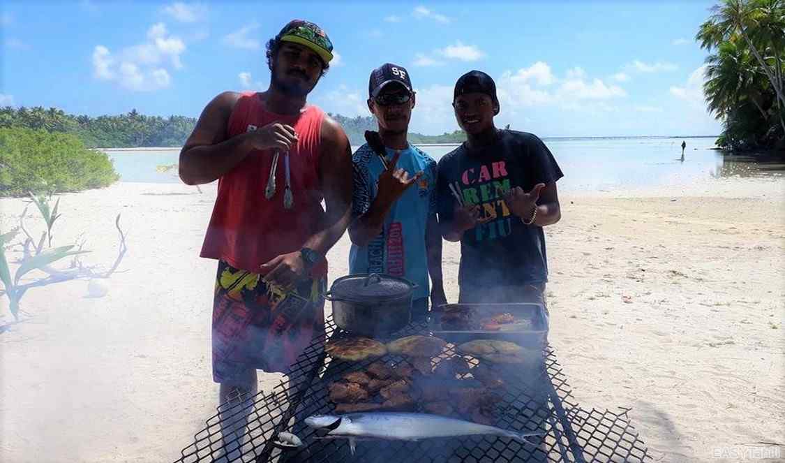 votre déjeuner barbecue polynésien à Rangiroa durant votre séjour en Polynésie