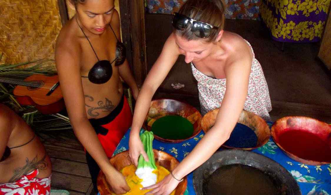 stand pour découvrir les pareos, activité découverte de la culture tahitienne à Moorea