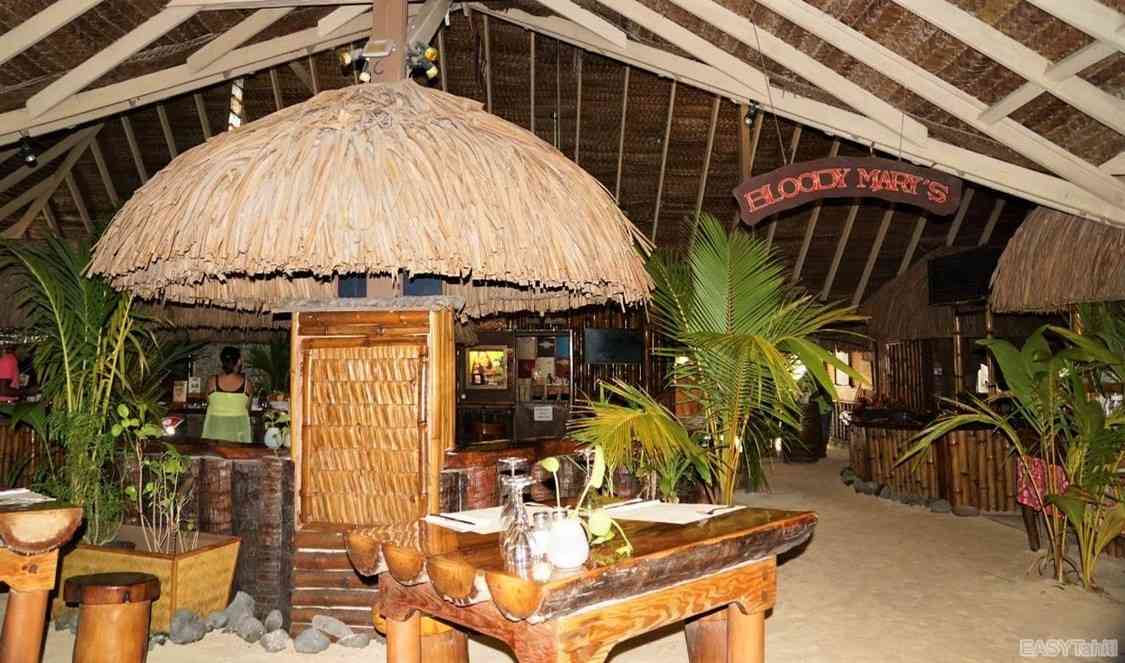 ambience locale au restaurant Bloody Marys à Bora Bora durant votre séjour en Polynésie
